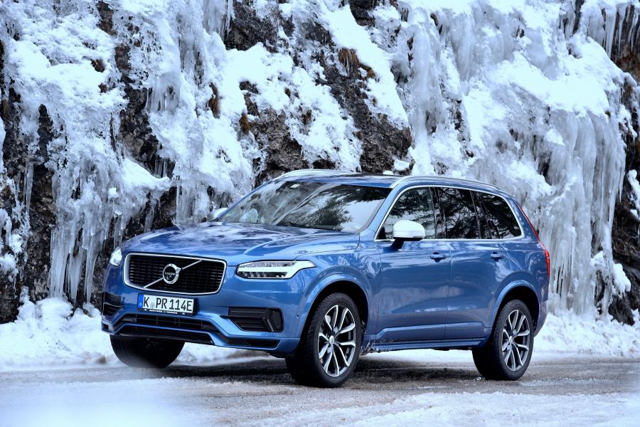  Volvo XC90 T8 R-Design 2016 года  (фото 10 из 32)